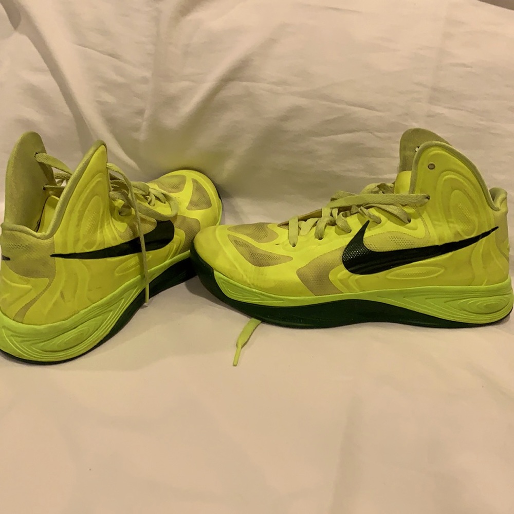 HyperFuse Volt Nike Basketball shoes